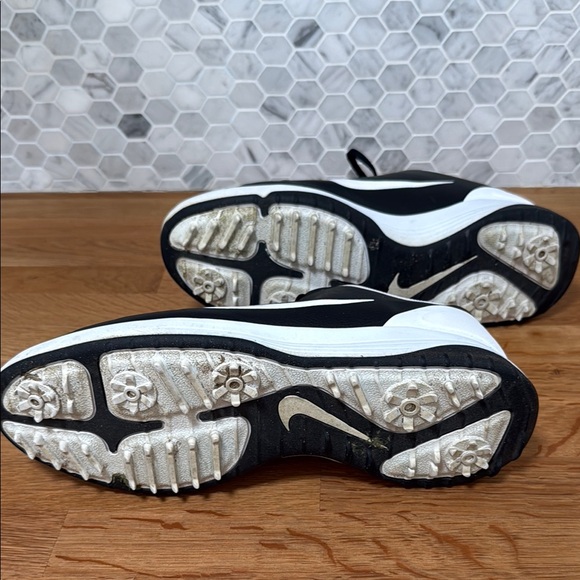 Nike Men's Black and White Golf Athletic Shoes - Picture 2 of 5